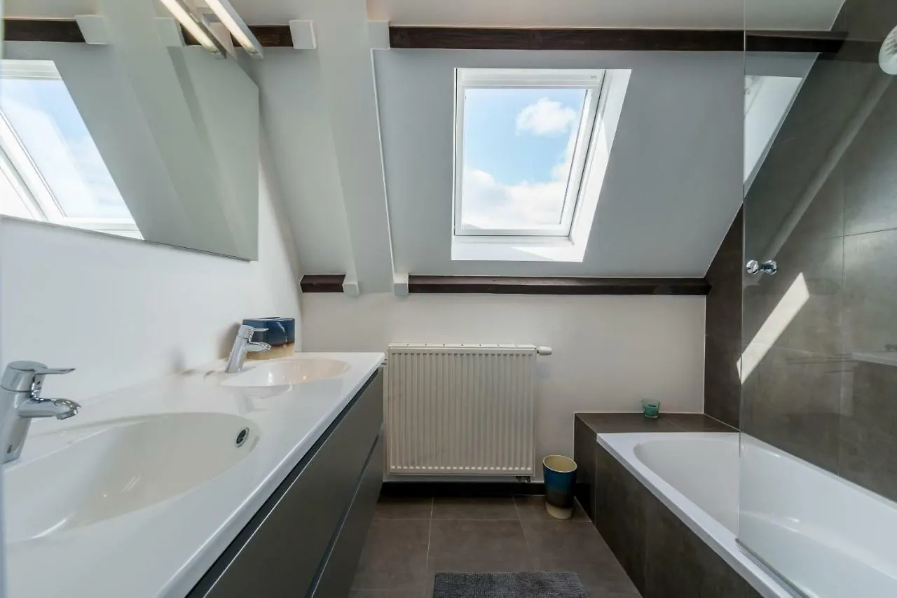 Guesthouse De Roode Brugge 2*,